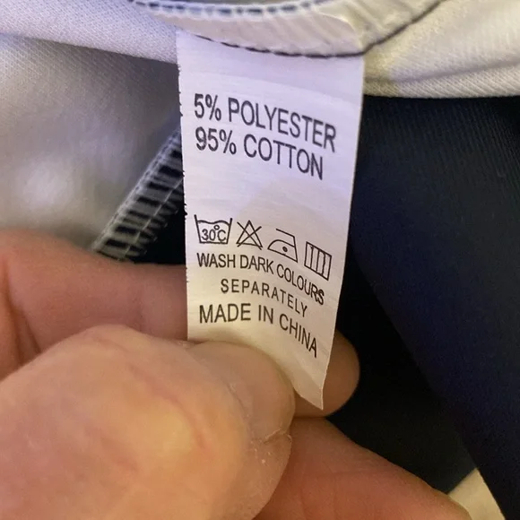 Patriot hooded hoodie in like new condition,  no size pit to pit is 22 inches. - Picture 4 of 6